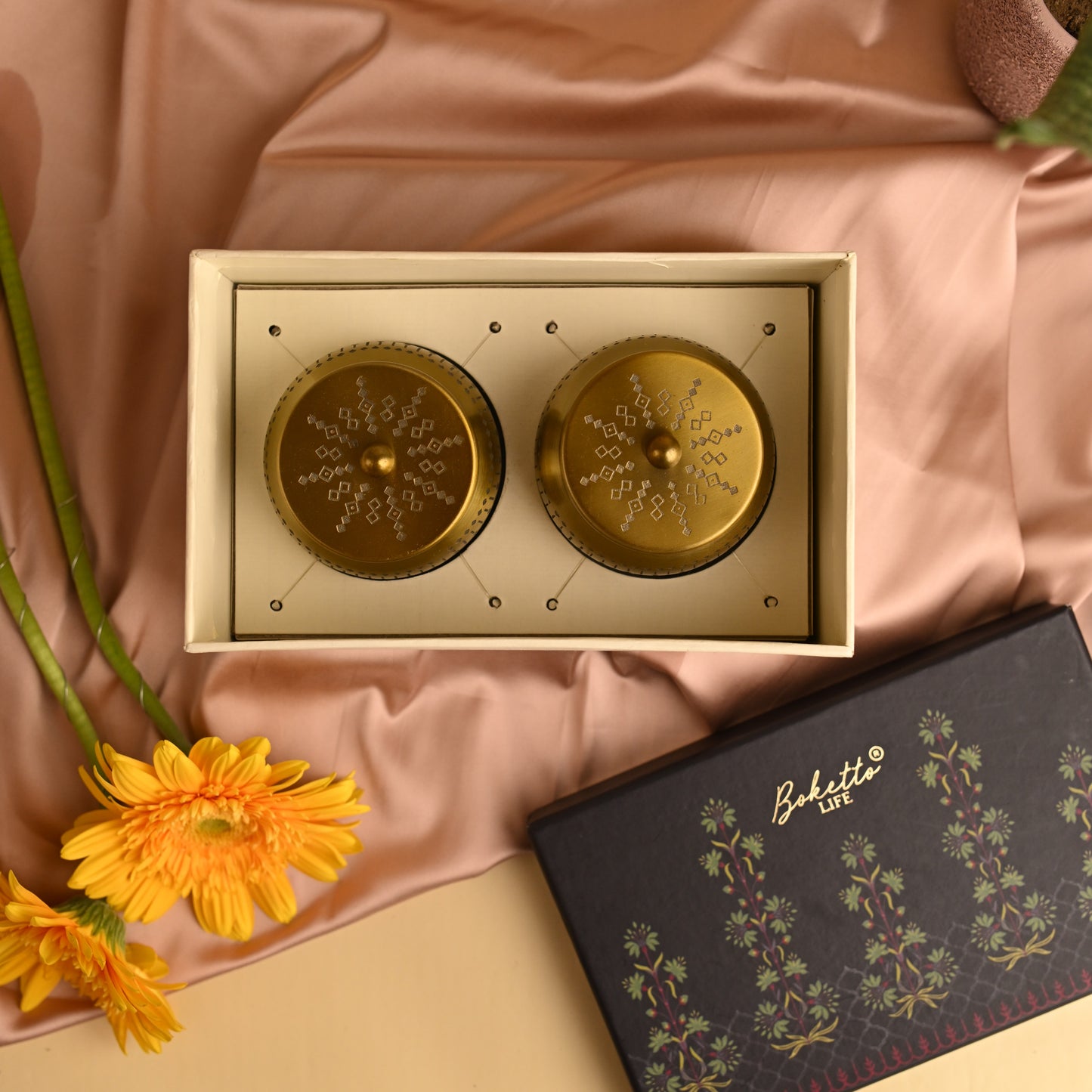 Bhava Candle Set in a gift box - Floral and Woody Citrus